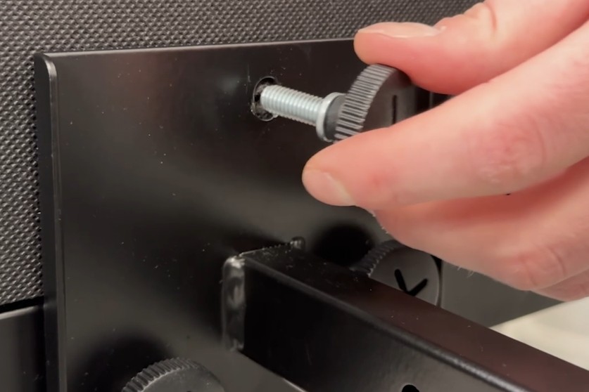 Step 4: Install cross beams - thumb screws
