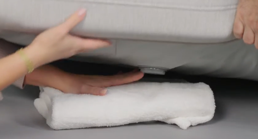 Towel between magnets