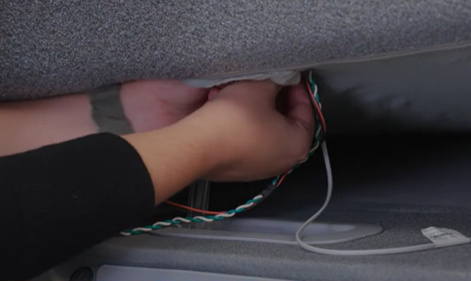 remove white chamber cap and connect air hose